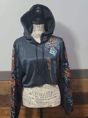 Lunafide Women's Large Crop Pullover Hoodie "Fenrir"